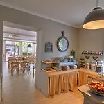 Grand Richelieu Hotel
